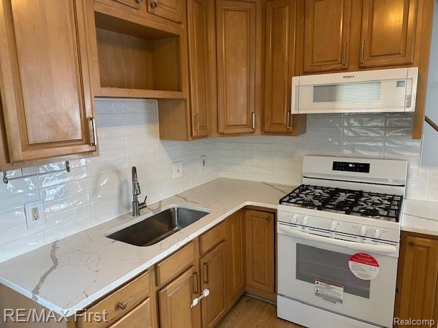 2202 Hollywood Avenue, Grosse Pointe Woods, MI 48236 — Photo 8