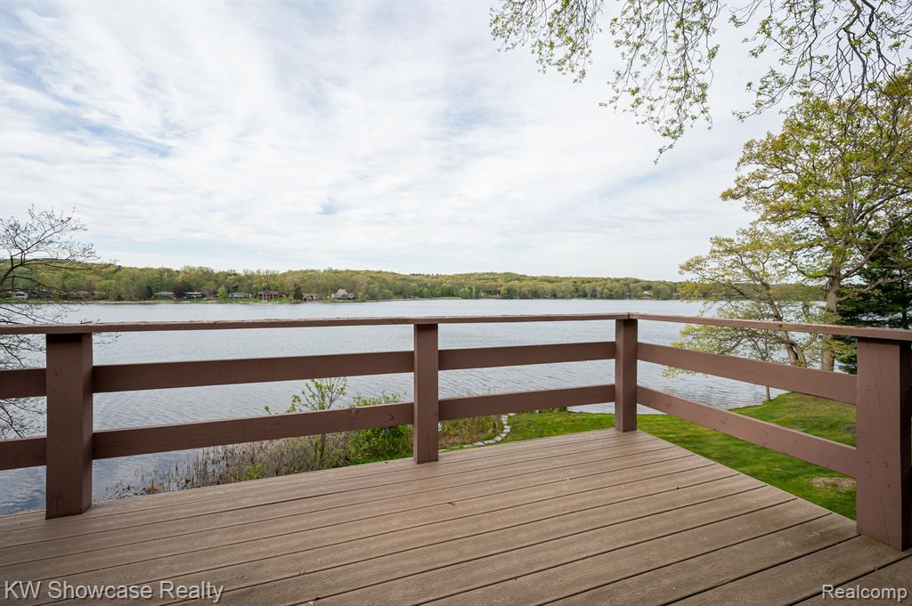 5867 COMMUNITY Drive, Brighton, MI 48116 — Photo 19