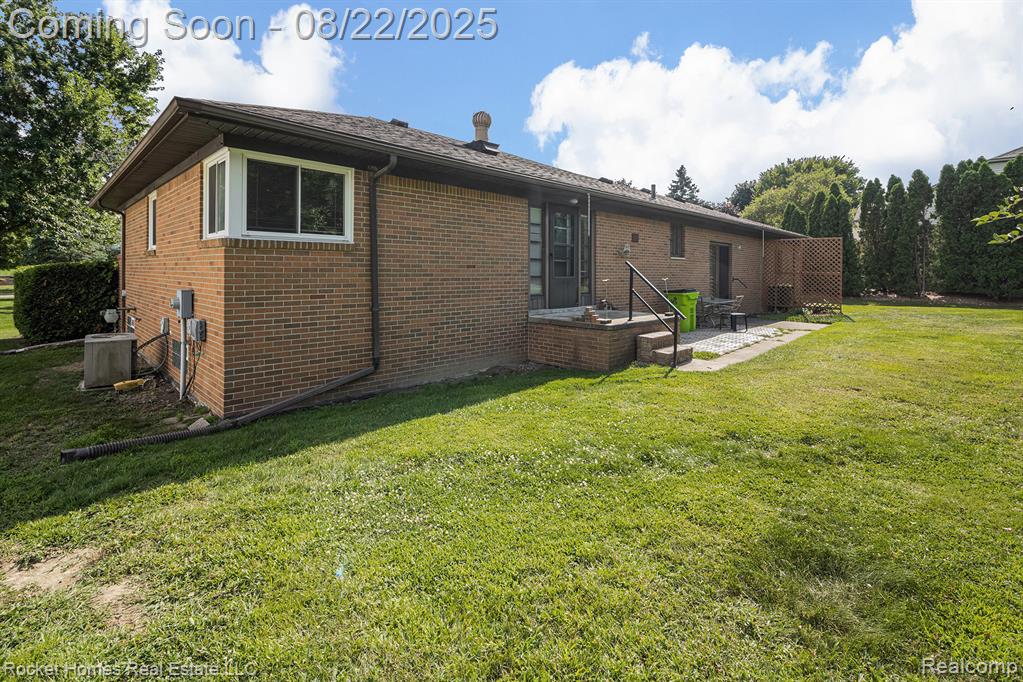 44620 W 11 Mile Road, Novi, MI — Photo 24