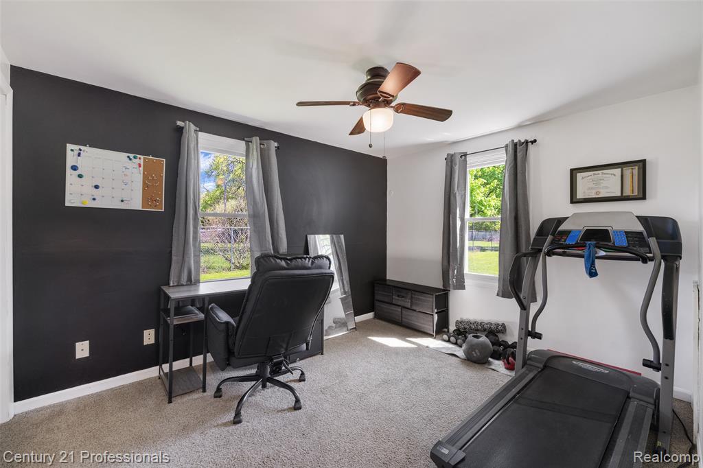 2830 Deland Road, Waterford, MI 48329 — Photo 17