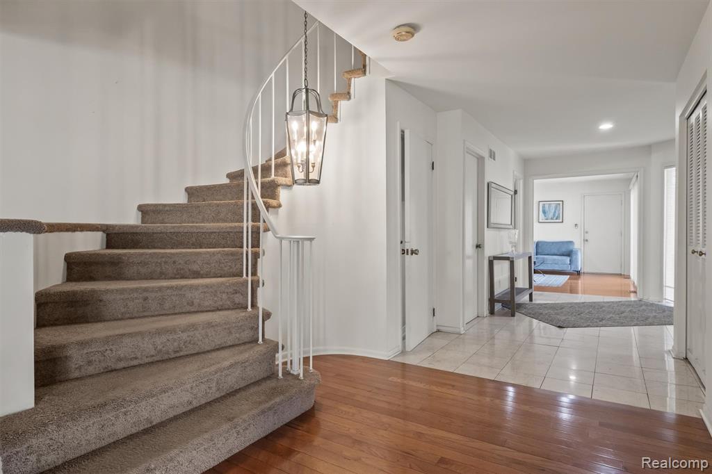 7114 Pebble Park Drive, West Bloomfield, MI — Photo 4