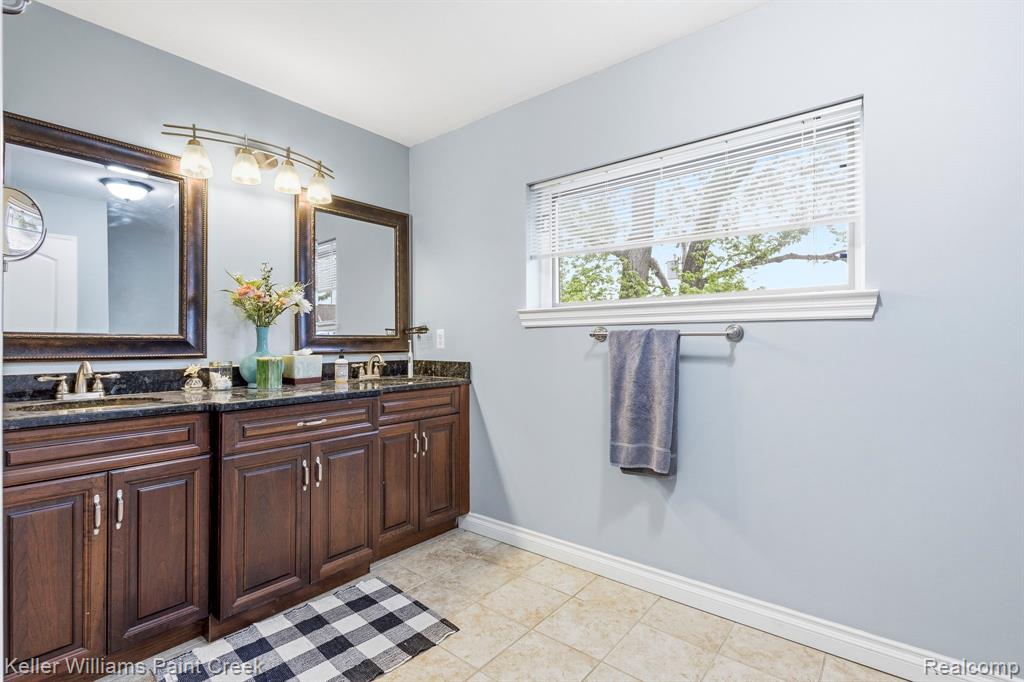 418 Oak Street, Rochester, MI 48307 — Photo 33