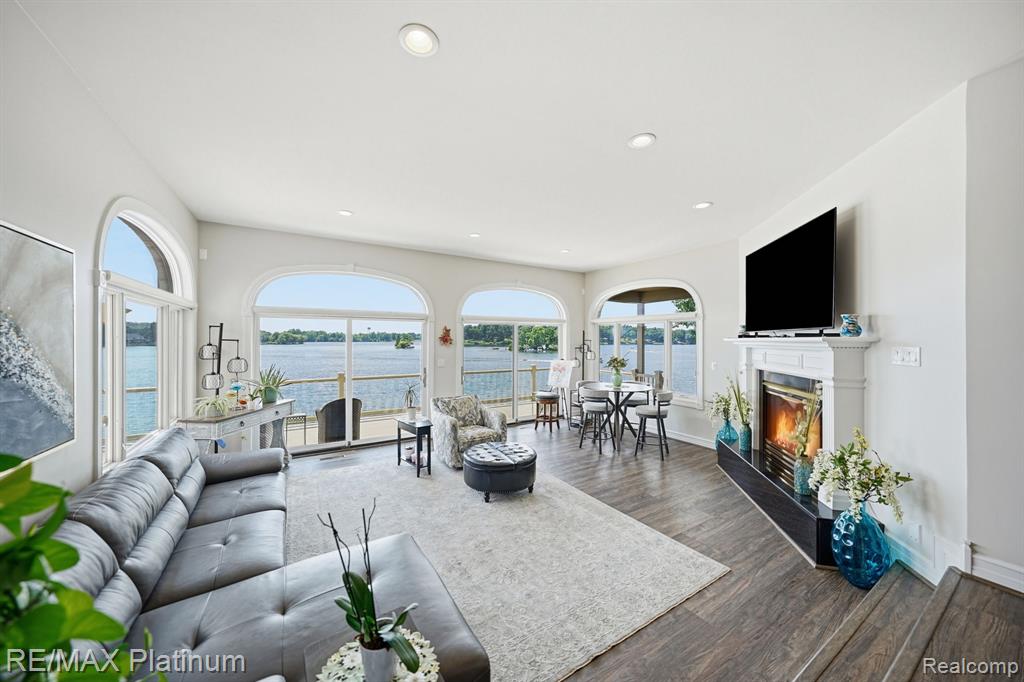 997 Thompson Shore Drive, Howell, MI 48843 — Photo 9