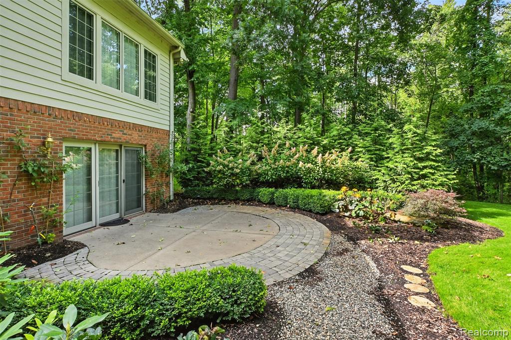 6228 Windemere Point, Brighton, MI 48116 — Photo 45