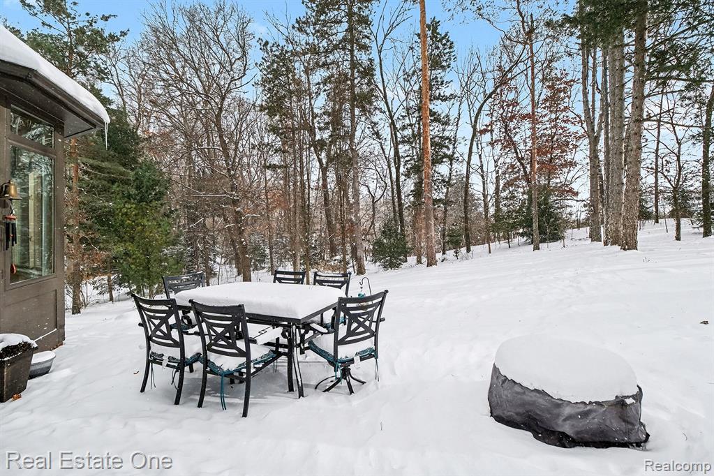 7907 Brookwood Drive, Clarkston, MI 48348 — Photo 32