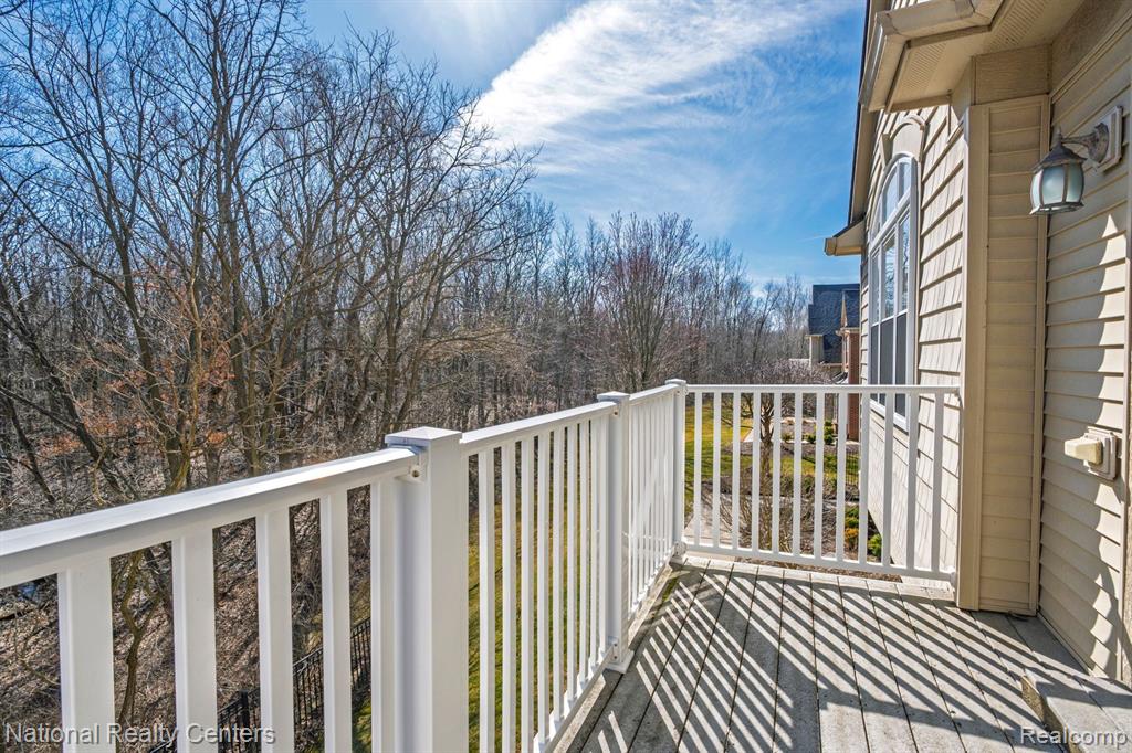 693 ABBINGTON Court, Howell, MI 48843 — Photo 15