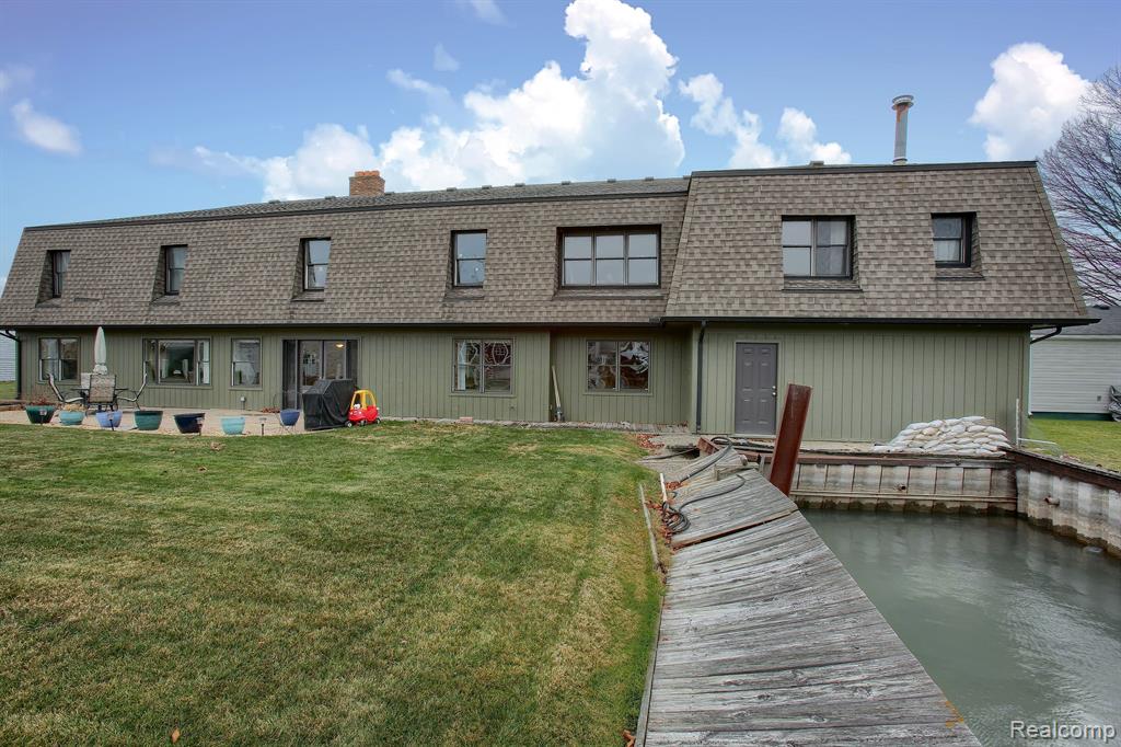 46070 EDGEWATER Drive, Chesterfield, MI, 48047