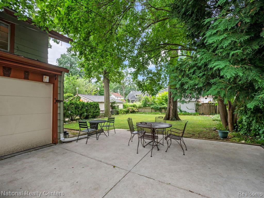 44 DEVONSHIRE Road, Pleasant Ridge, MI — Photo 24