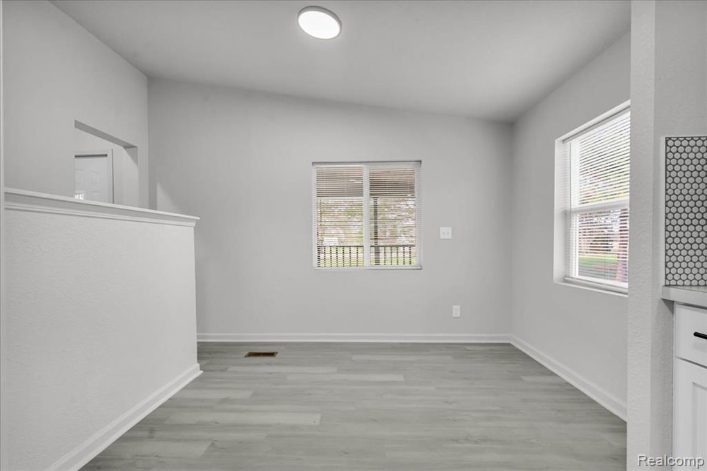 1160 S Van Vleet Road, Swartz Creek, MI 48473 — Photo 13