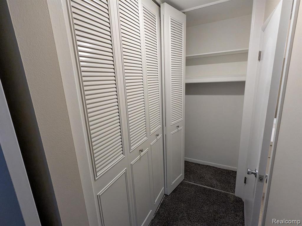 454 N Fox Hills Drive, A-8, Bloomfield, MI 48304 — Photo 16