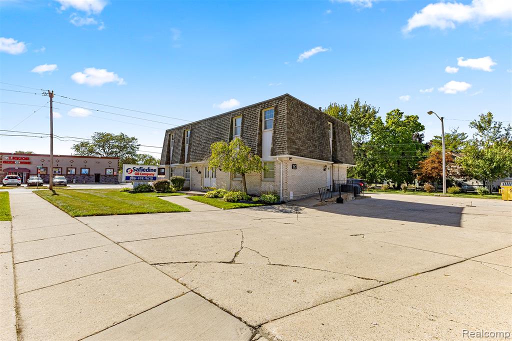 30401 Utica Road, Roseville, MI 48066 — Photo 41