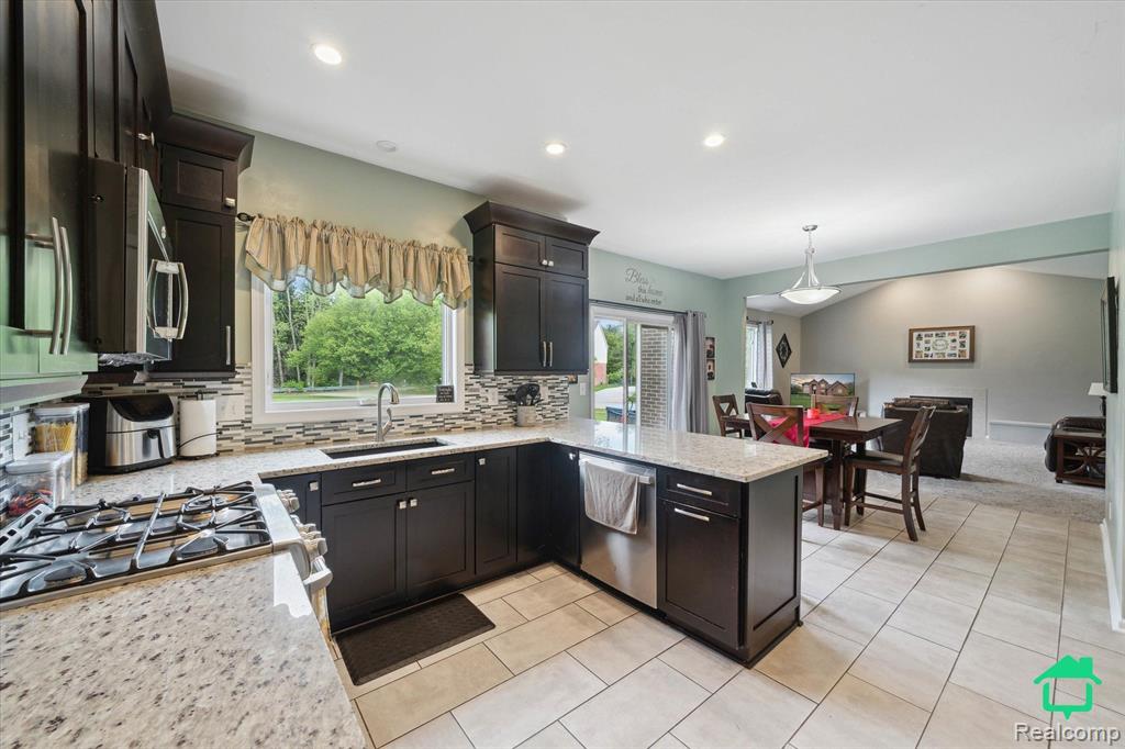 48578 WILDROSE Drive, Canton, MI 48187 — Photo 9
