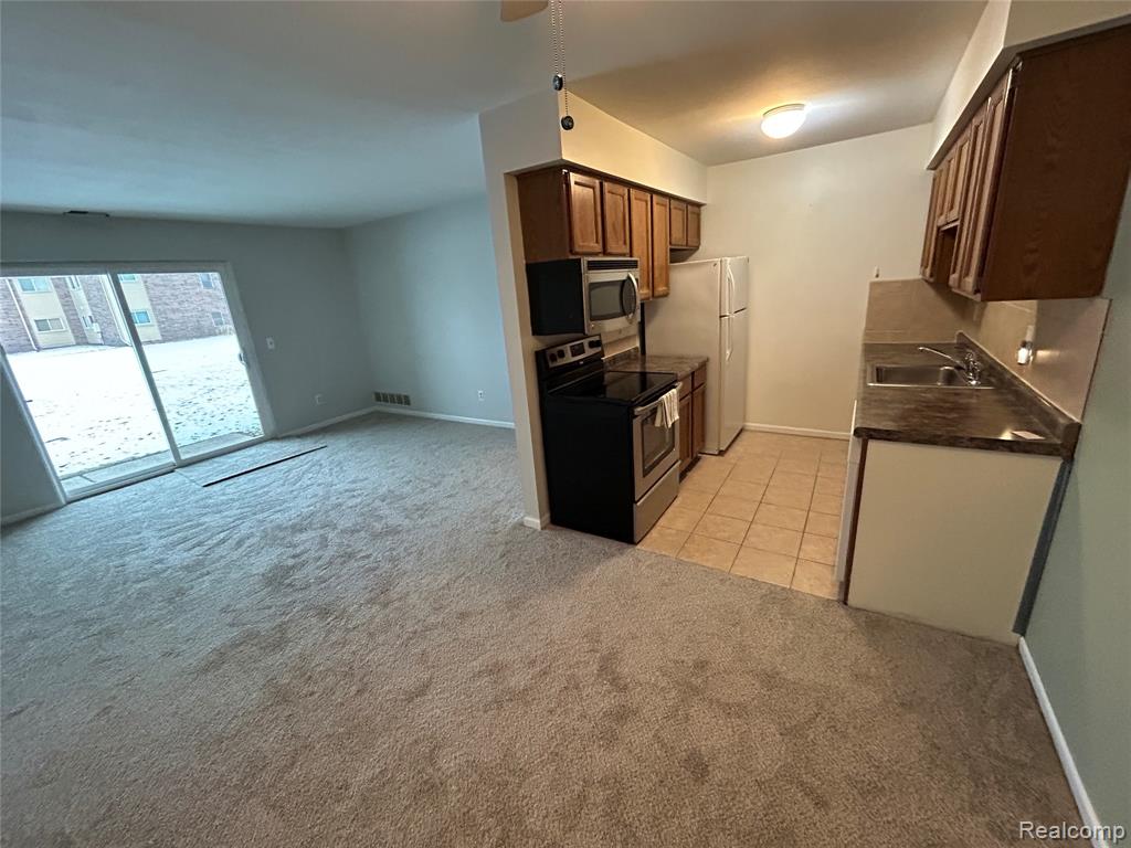 34650 Clarkson Drive W, 43, Fraser, MI 48026 — Photo 3