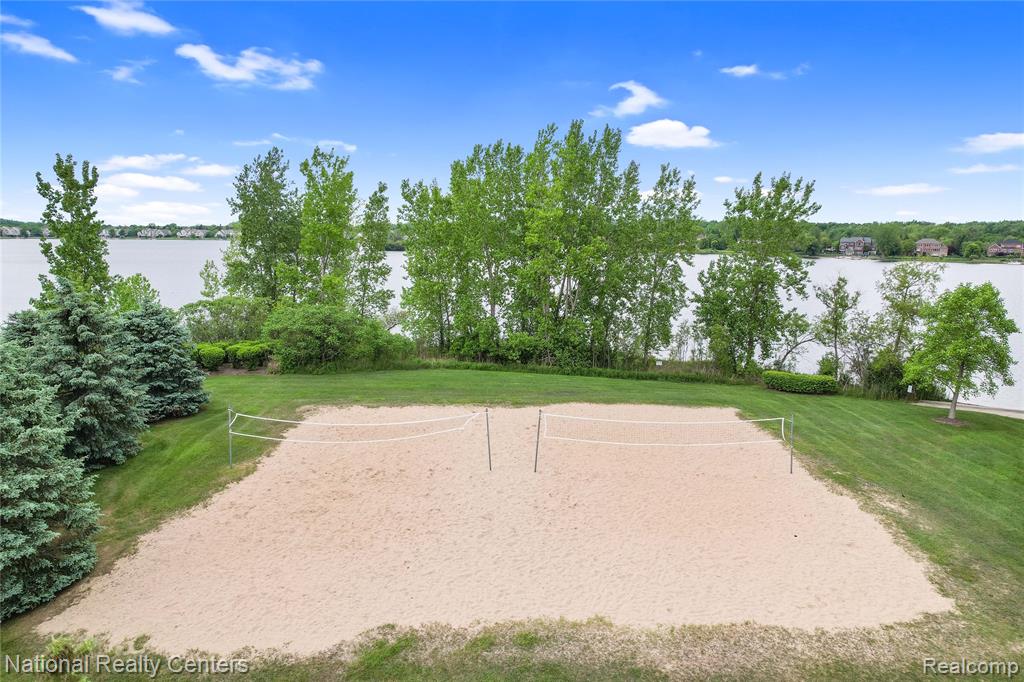 49235 BRAEBURN Lane, Novi, MI — Photo 68