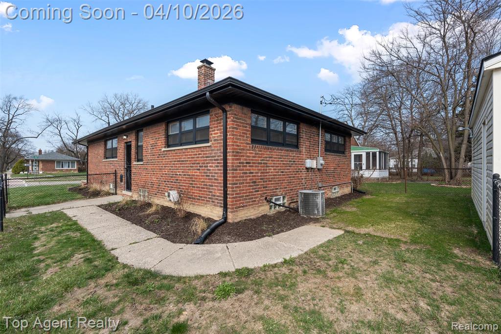 12751 Oak Park Boulevard, Oak Park, MI 48237 — Photo 33