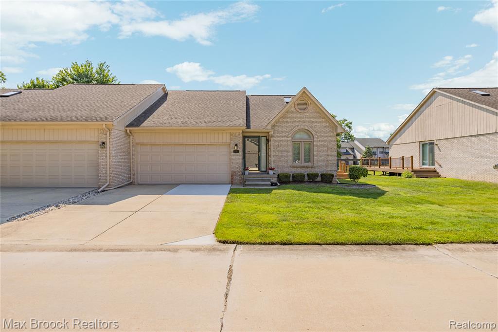 35263 Kings Forest Boulevard, Clinton Twp, MI 48035 — Photo 2