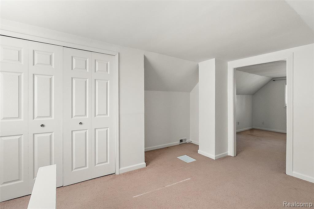 898 E Barrett Avenue, Madison Heights, MI 48071 — Photo 18