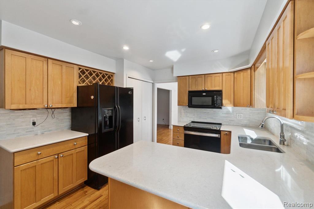 4269 POST Drive, Flint, MI 48532 — Photo 16