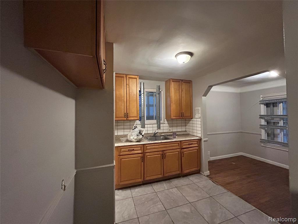 6718 Grandville Avenue, Detroit, MI 48228 — Photo 4