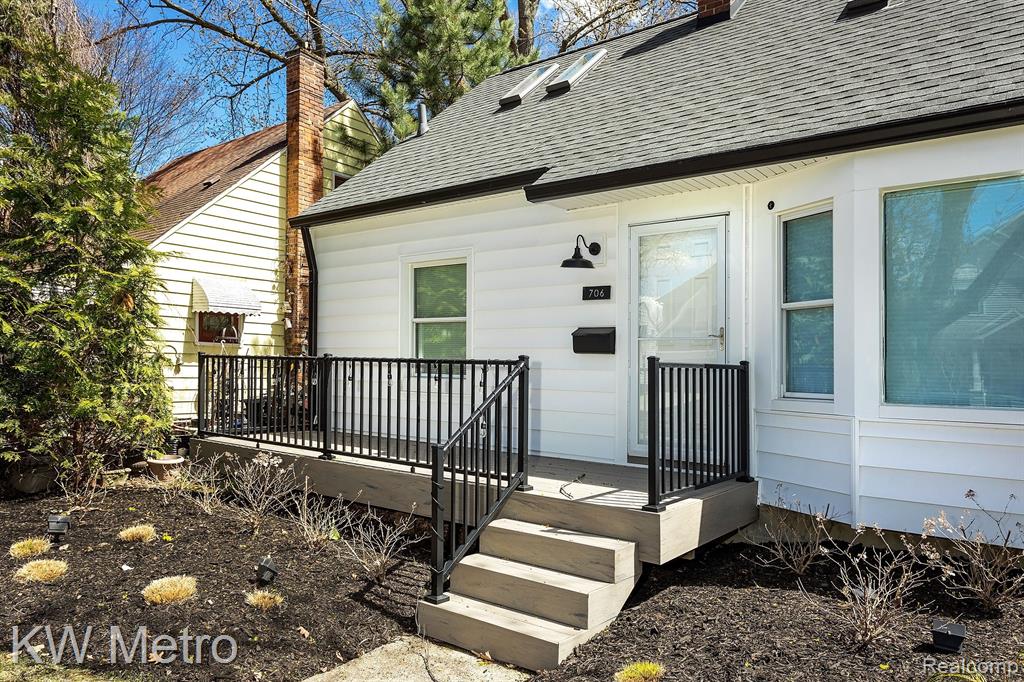 706 N REMBRANDT Avenue, Royal Oak, MI 48067 — Photo 36