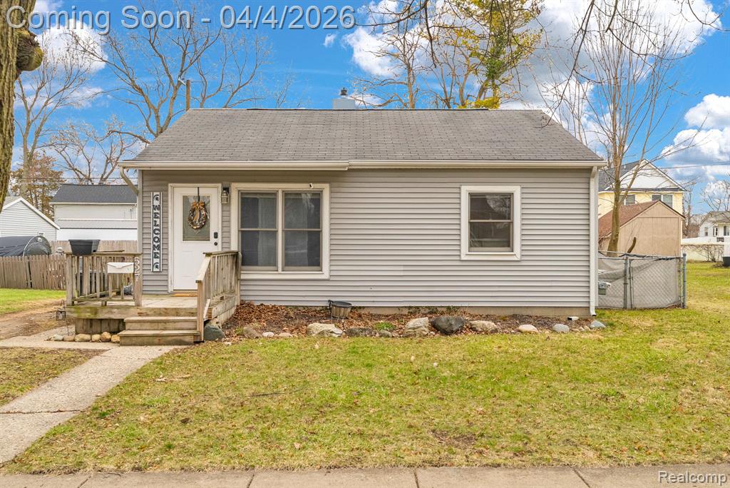 527 Turrill Avenue, Lapeer, MI 48446 — Photo 2