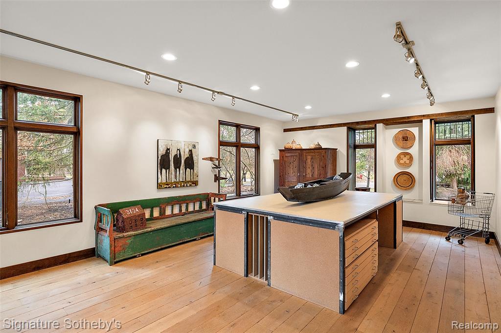 7357 LINDENMERE Drive, Bloomfield Hills, MI 48301 — Photo 25