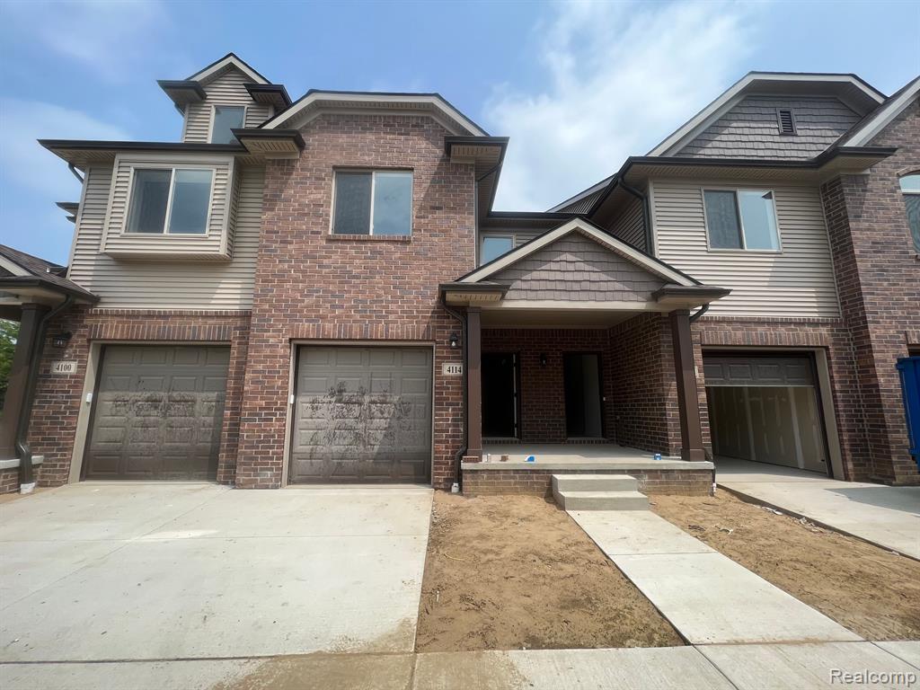 4226 SECLUDED PINES DR, Sterling Heights, MI 48314 — front exterior