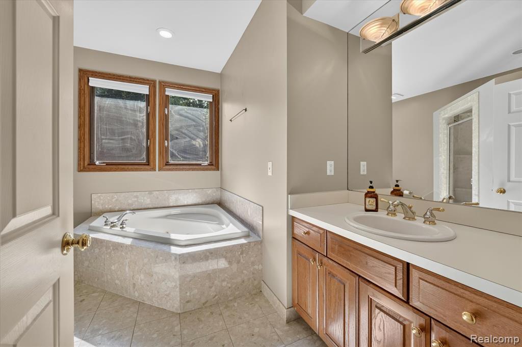 3187 Turnberry Drive, White Lake, MI 48383 — Photo 30