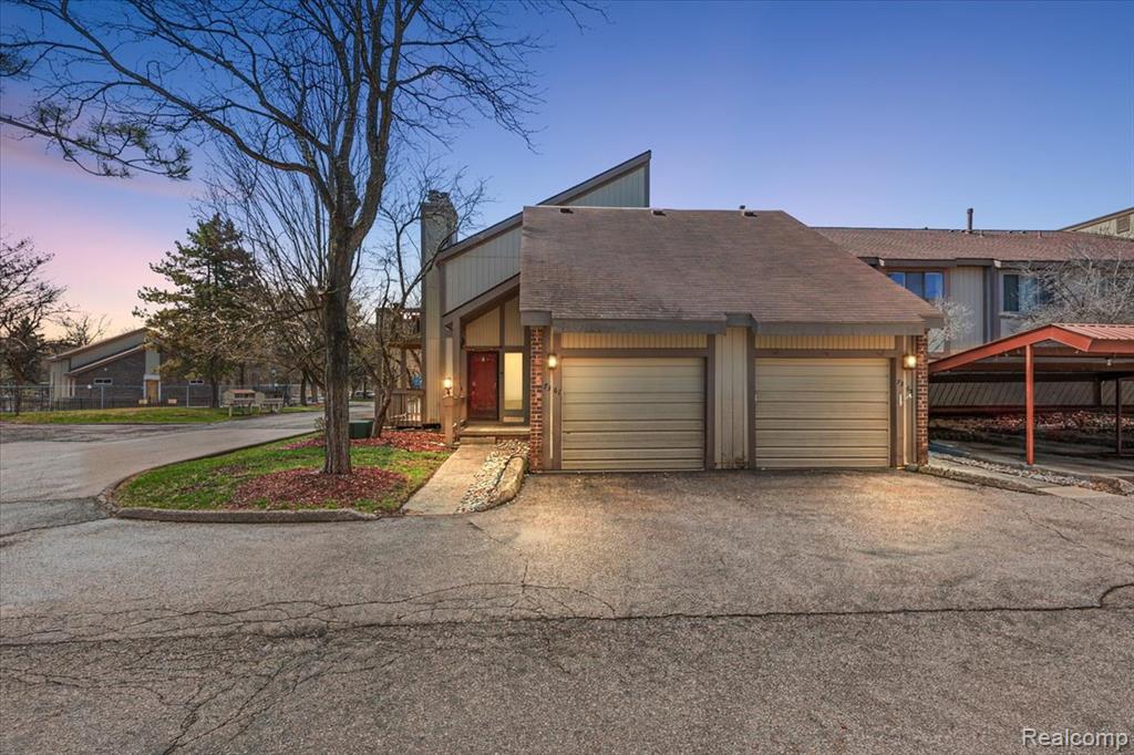 7361 Radcliff Drive, West Bloomfield, MI — front exterior