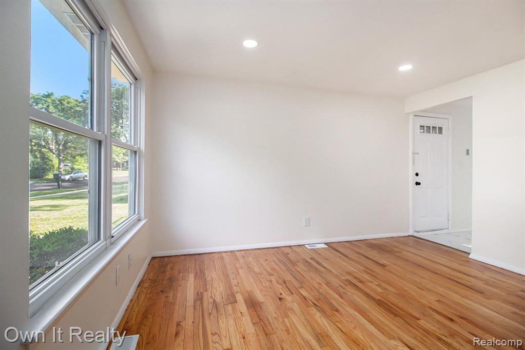 2188 HEMLOCK Drive, Ann Arbor, MI 48108 — Photo 8