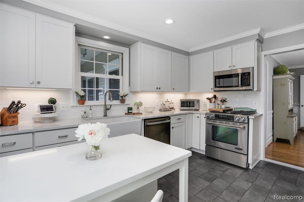 4200 Surrey Cross, Bloomfield Hills, MI 48301 — Photo 11
