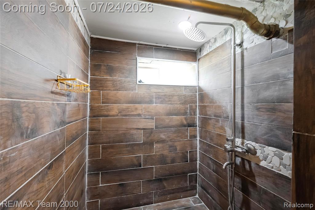 19615 Eastwood Drive, Harper Woods, MI 48225 — Photo 38