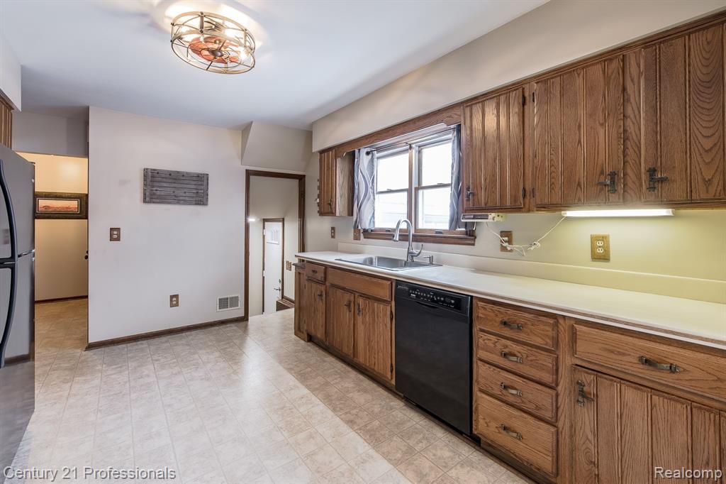 7124 N Jennings Road, Mount Morris, MI 48458 — Photo 11