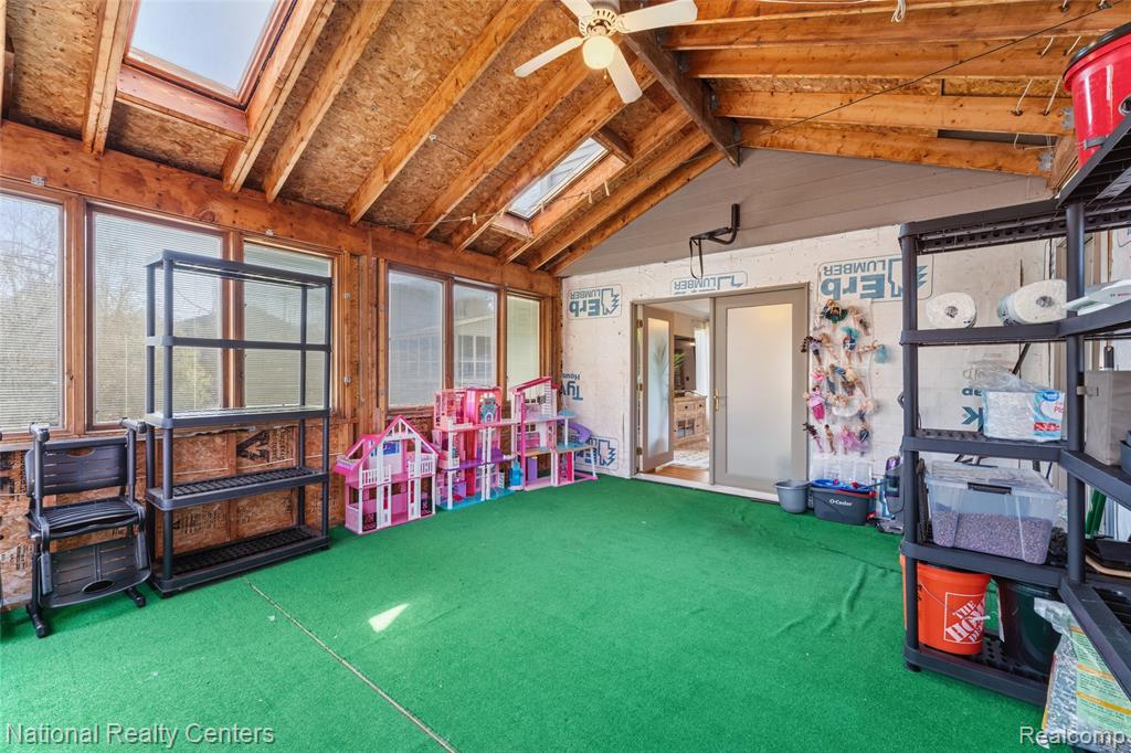 6276 N Shore Drive, West Bloomfield, MI 48324 — Photo 17