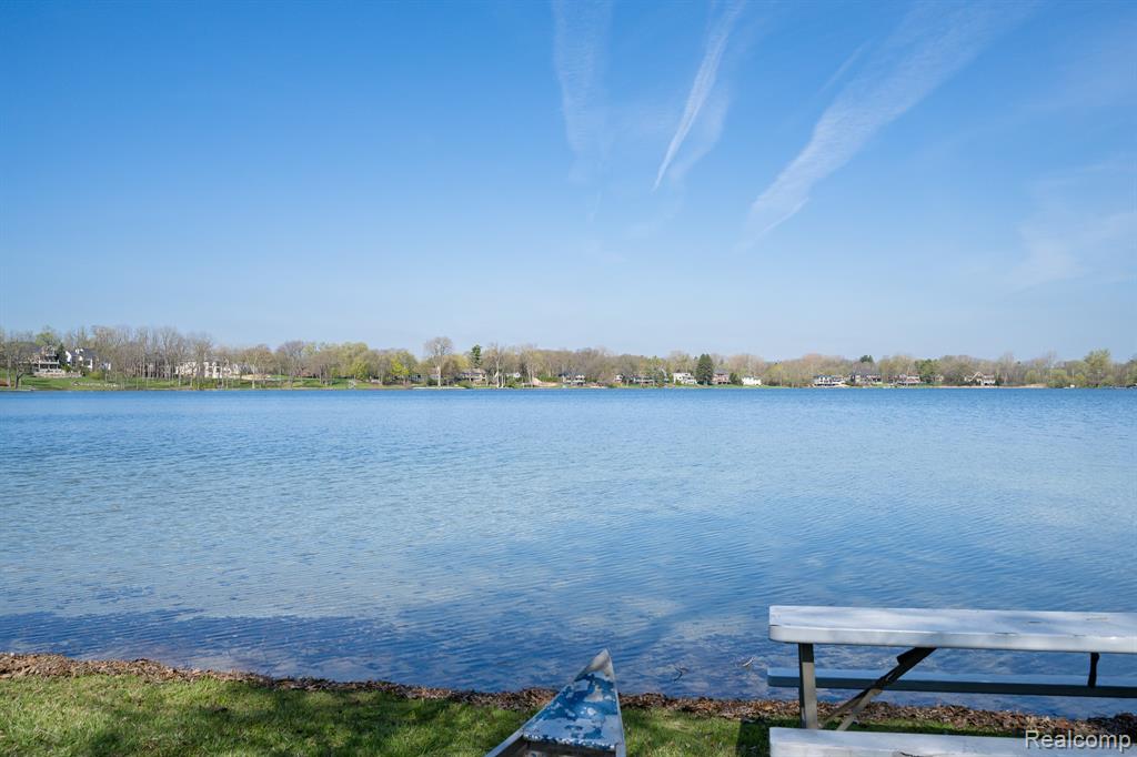 2171 Klingensmith Road, Bloomfield Hills, MI 48302 — Photo 3
