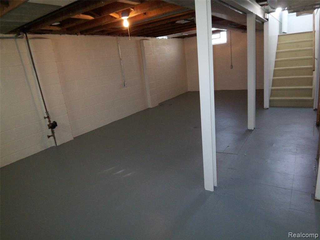 8269 Sterling, Center Line, MI 48015 — Photo 33