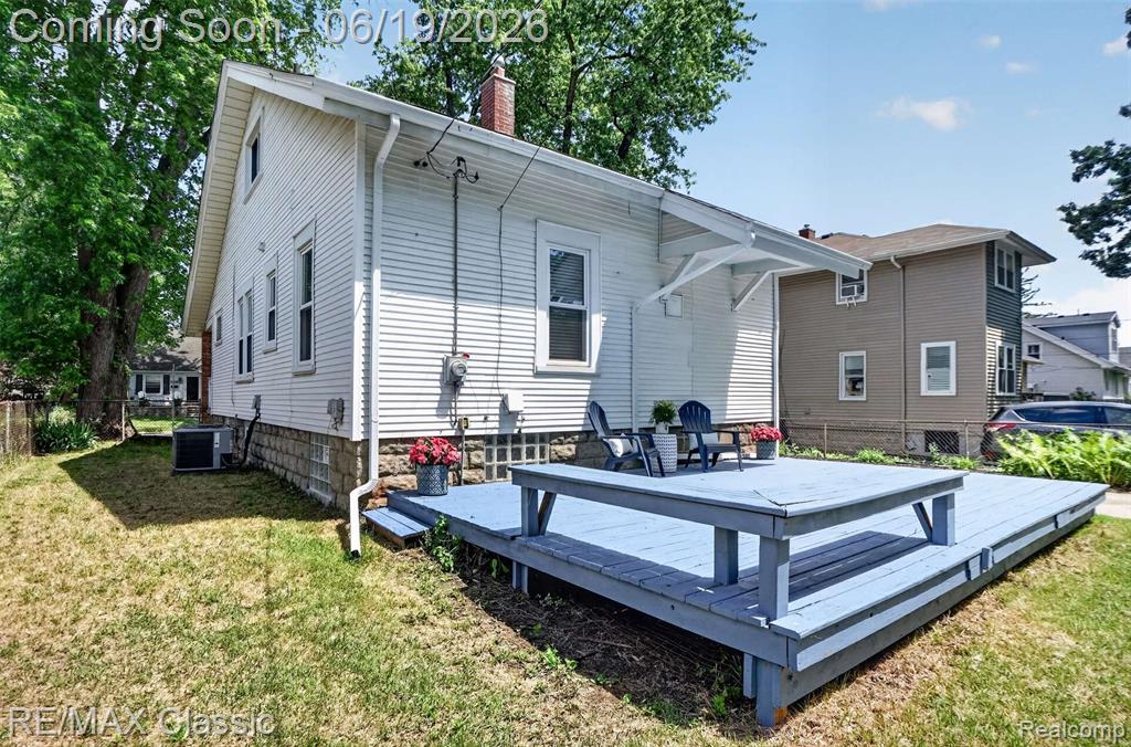 561 W Saratoga Street, Ferndale, MI 48220 — Photo 37