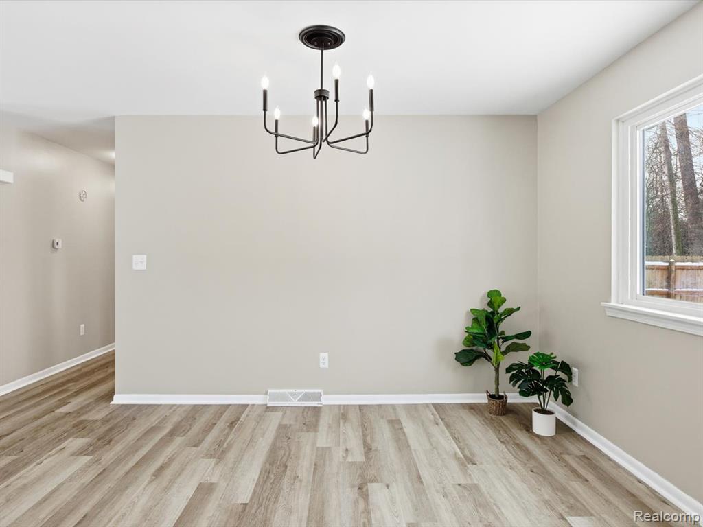 5837 Lakeshore Road, Fort Gratiot, MI 48059 — Photo 15