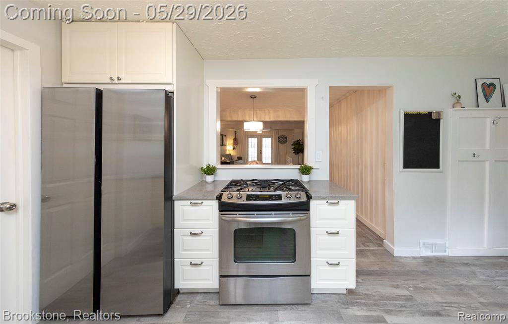 7900 DETROIT Boulevard, West Bloomfield, MI 48323 — Photo 23