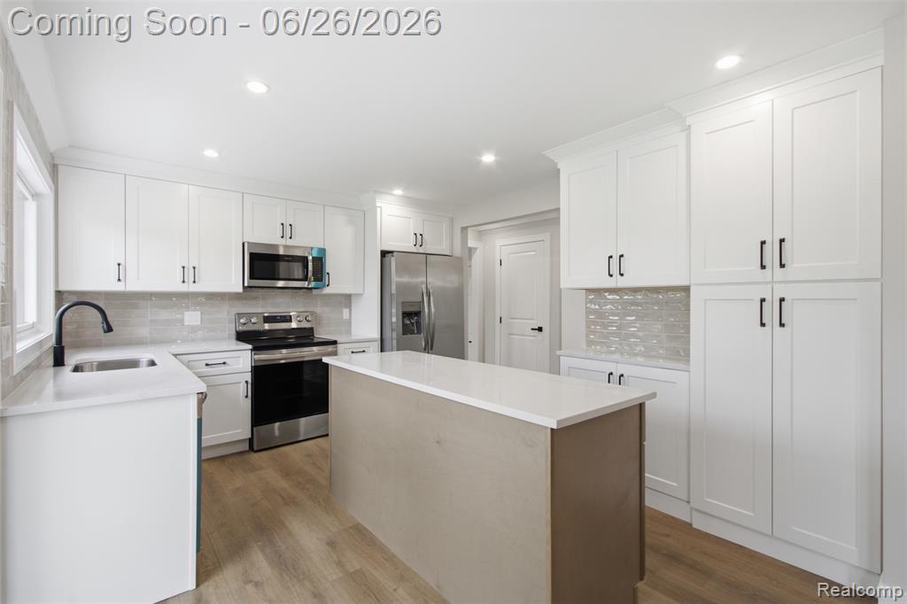 54319 Bradshaw Drive, New Baltimore, MI 48047 — Photo 11