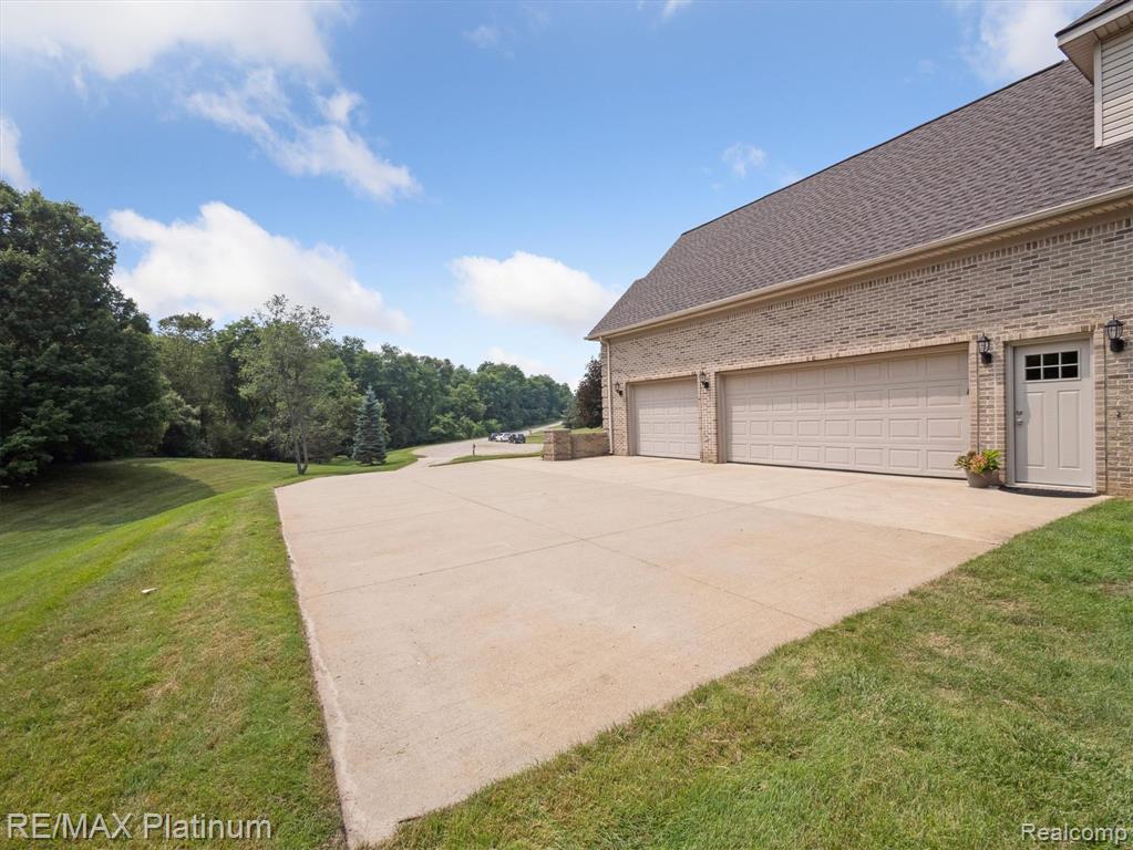 9071 Thornapple Drive, Pinckney, MI 48169 — Photo 67