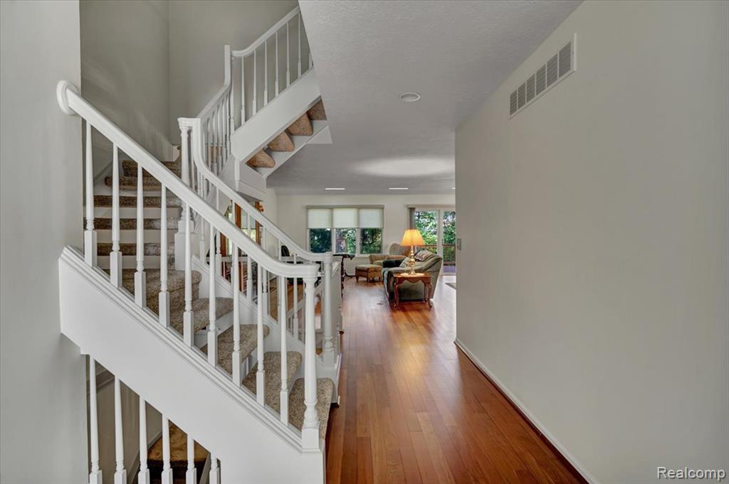 6516 Scenic Pines Court, Clarkston, MI — Photo 8