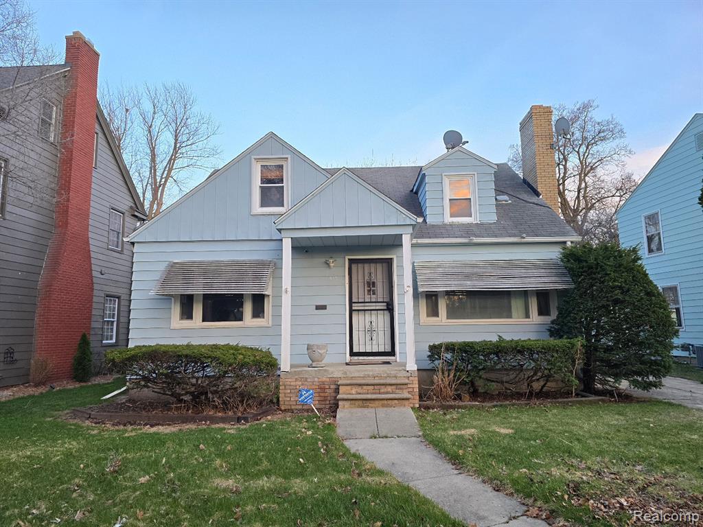 803 Commonwealth Avenue, Flint, MI 48503 — front exterior