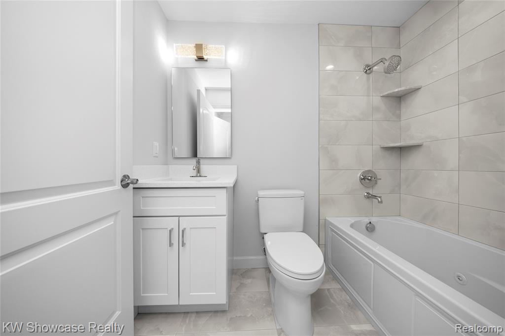 5512 Essex Court, West Bloomfield, MI — Photo 73