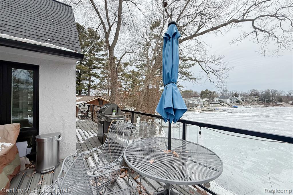 910 W Pine Tree Road W, Lake Orion, MI 48362 — Photo 39