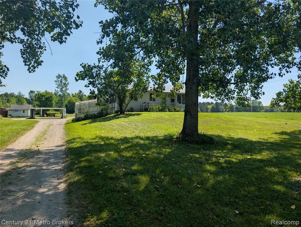 10190 Oak Road, Otisville, MI 48463 — Photo 37