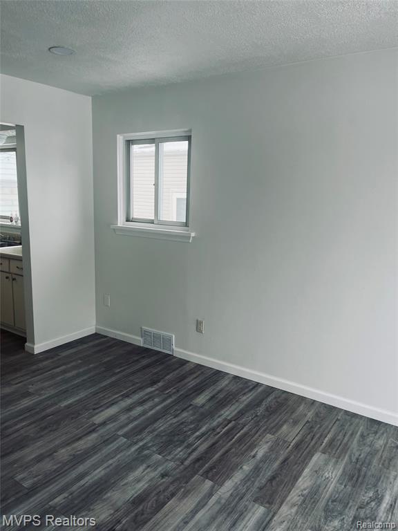 45 W Hudson Avenue, Madison Heights, MI 48071 — Photo 17