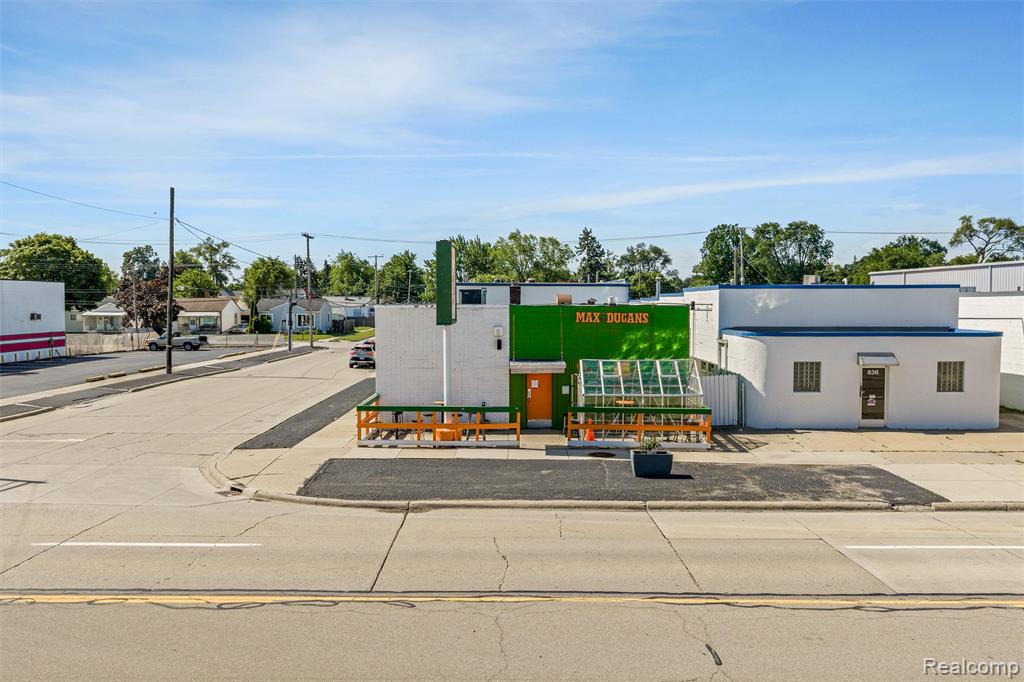 844 E 10 Mile Road, Hazel Park, MI 48030 — Photo 4