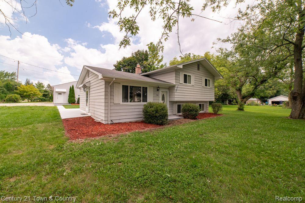 8119 FENTON Road, Grand Blanc, MI 48439 — Photo 2