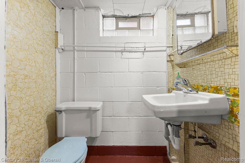 6658 MILLER Boulevard, Dearborn, MI 48126 — Photo 25